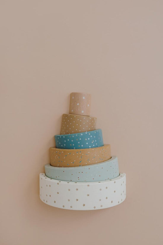 Minimalist Arch Stacker